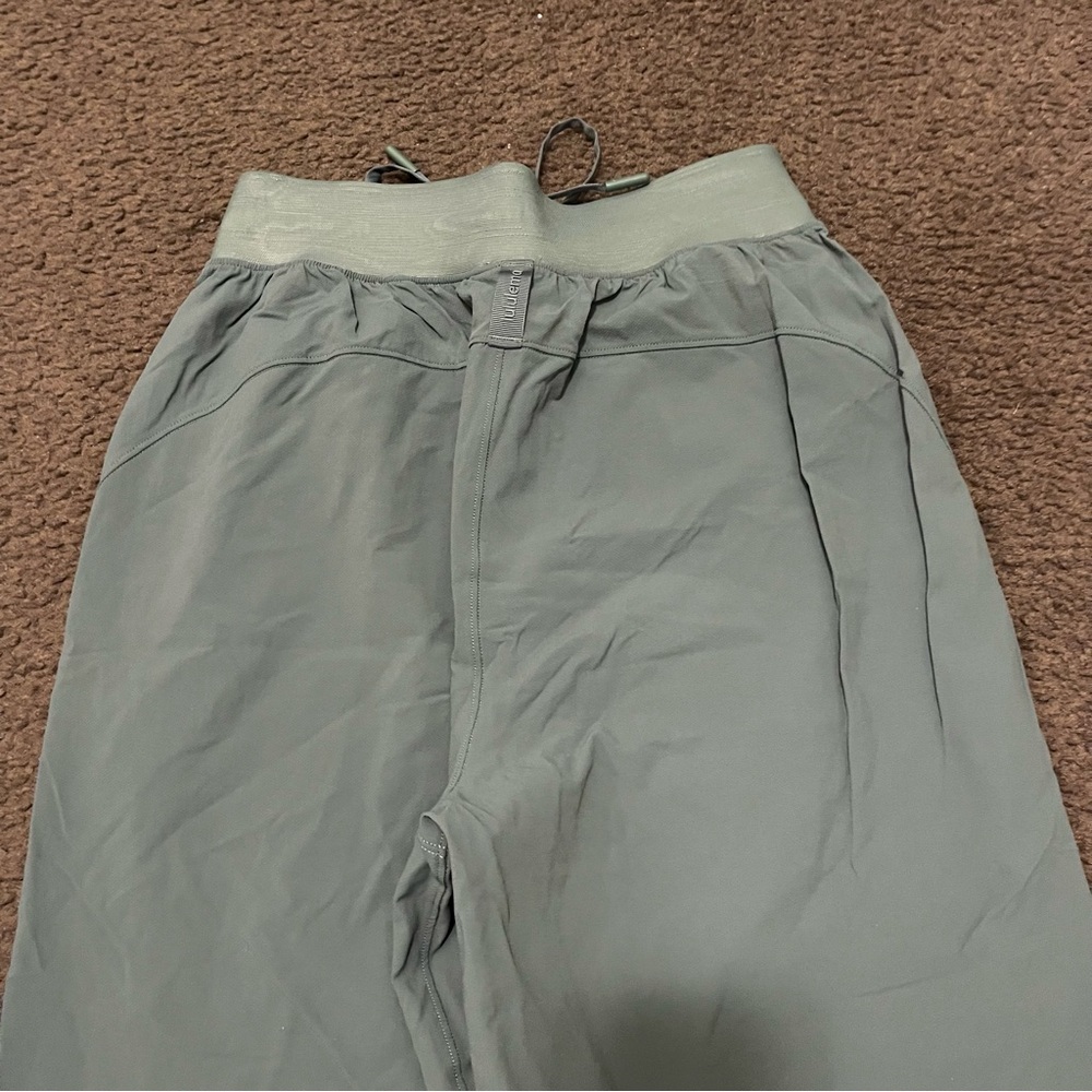 Lululemon License To Train High Rise Pants In Medium Forest - Picture 7 of 7